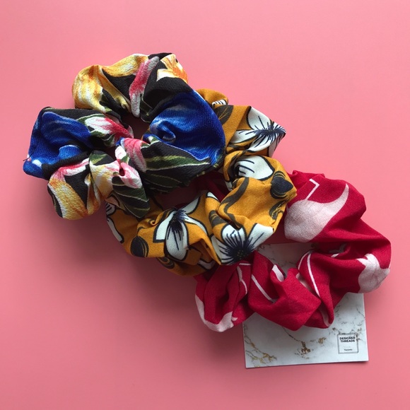 Floral Scrunchie - Black Mustard Red - Picture 2 of 11